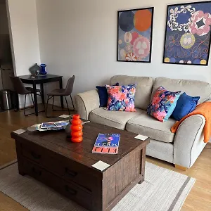 Hansen House 2 With Private Parking Apartment